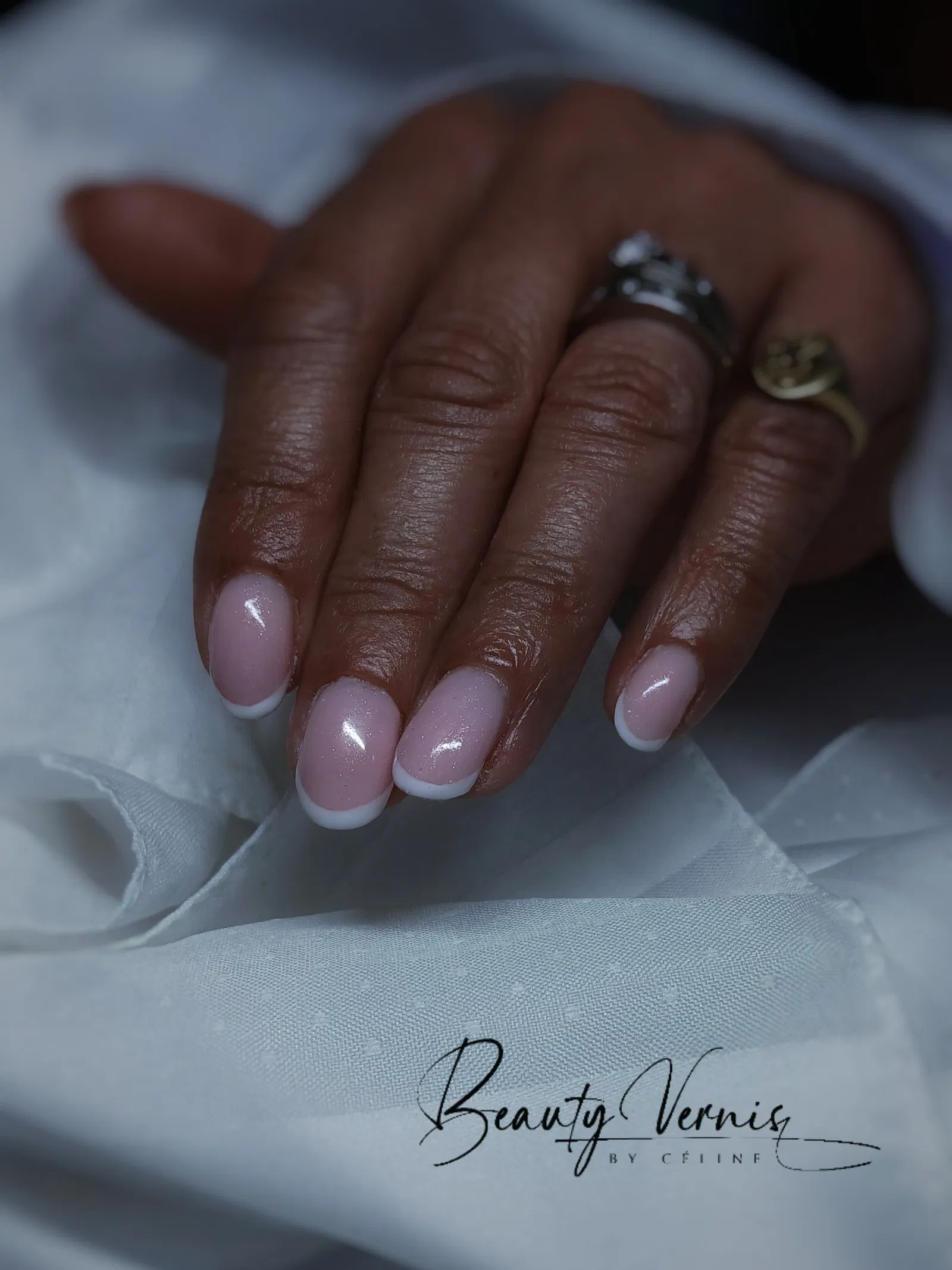 gainage sur ongle naturel avec finition french 💅
